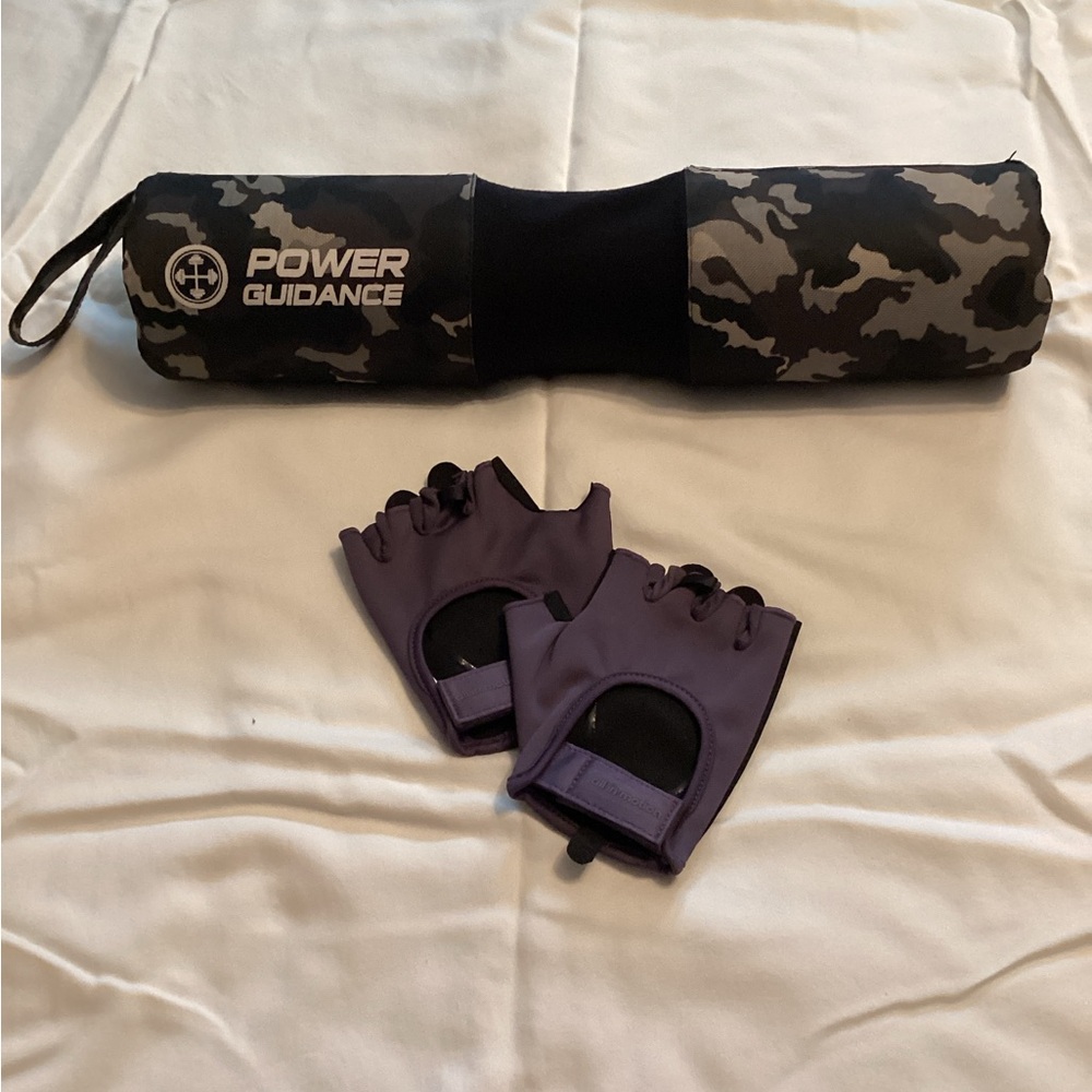 Set of gym accessories: Barbell pad & ladies M workout gloves